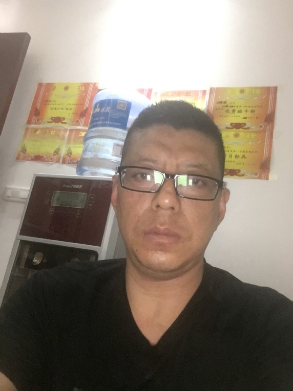 牵手的第一张照片--贵阳上门女婿服务网
